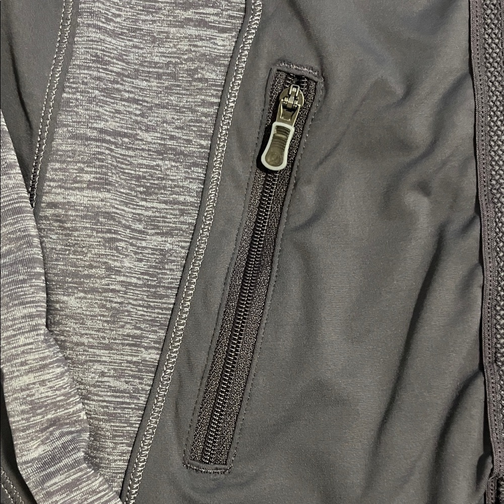 Lululemon Gray Hooded Long Sleeve Top size 8 - Picture 3 of 6